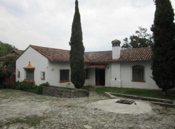 Casa · 461m² · 3 Recámaras · 6 Estacionamientos · Casa - Venta, Amplio Jardín, Zona Norte, Tlaltenango, Cuernavaca