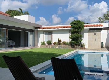 Casa · 292m² · 4 Recámaras · 2 Estacionamientos · Casa en Venta 1 Nivel, Vista Hermosa, Cuernavaca
