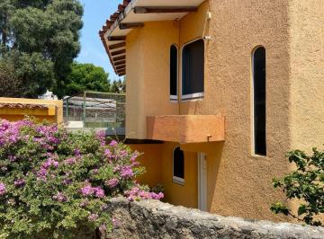 Casa en condominio · 250m² · 4 Recámaras · 2 Estacionamientos · Casa en Condominio en Venta. Lomas de Tetela, Cuernavaca
