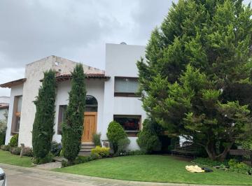 Casa en condominio · 535m² · 3 Recámaras · 4 Estacionamientos · PH - Lomas Axomiatla