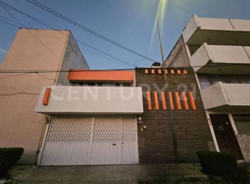 Casa · 268m² · 4 Recámaras · 2 Estacionamientos · Casa en Venta en Villas San Alejandro, Puebla, Puebla.