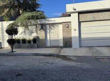 426ba8533c5382ddd96c8843bd42205d7a65a4806de9f19e5f15ed0696e7af28 · Casa Renta en Quintas del Sol
