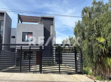 Casa · 133m² · 3 Recámaras · 2 Estacionamientos · Casa en Venta en Playas de Rosarito