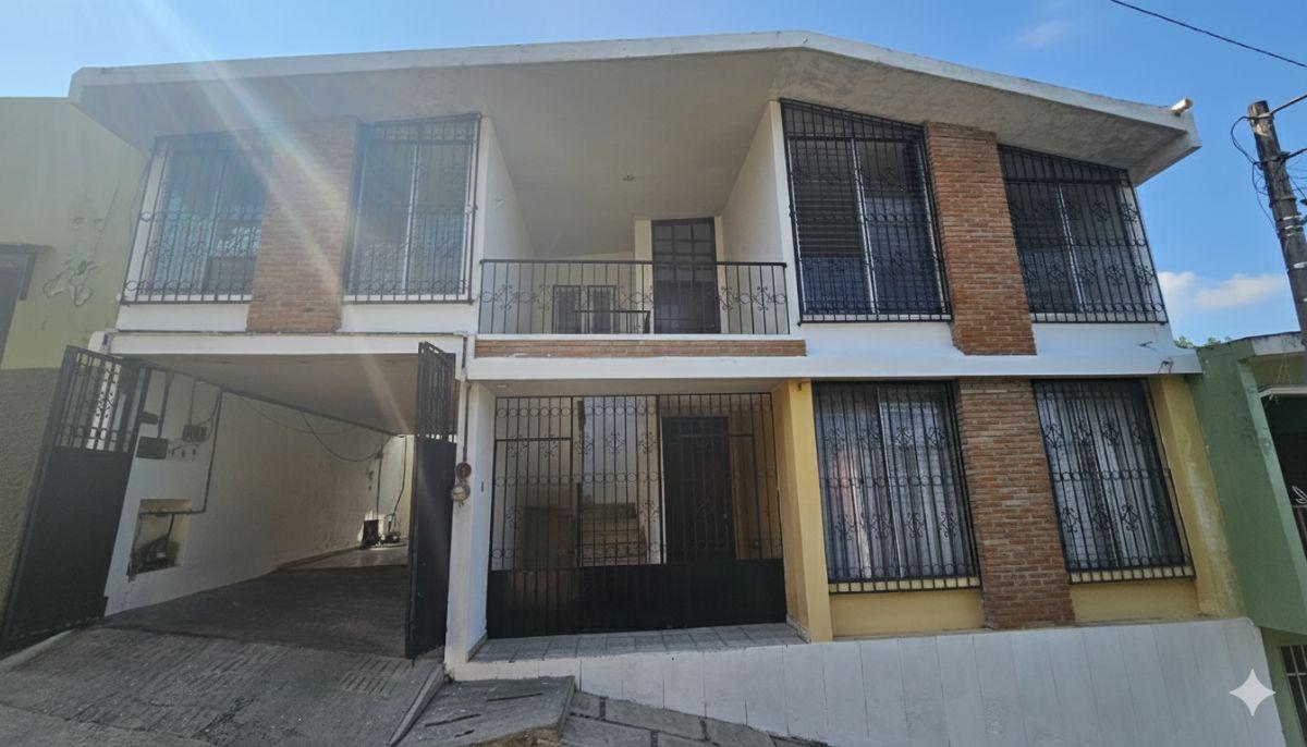 Conjunto de 2 Departamentos Amplios con Estacionamiento