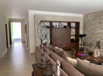 Casa en condominio de 4 habitaciones, Valle de Bravo · Casa en Venta en Avandaro, Valle de Bravo