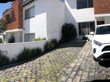 Casa · 140m² · 3 Recámaras · 2 Estacionamientos · Casa en Bosques de Los Encinos Querétaro