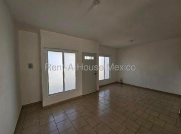 Casa · 105m² · 3 Recámaras · 2 Estacionamientos · Ciudad del Sol Casa de 3 Recamaras en Venta Rah1564