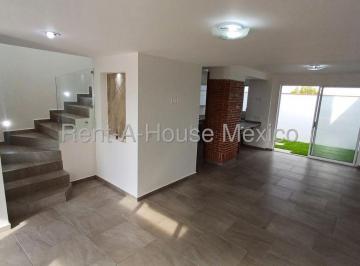 Casa · 125m² · 3 Recámaras · 1 Estacionamiento · Ciudad Maderas Casa de Dos Niveles en Venta Rah1555