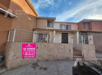 Casa · 95m² · 3 Recámaras · 2 Estacionamientos · Casa en Chihuahua 2000
