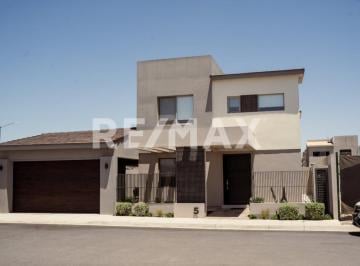 Casa · 288m² · 3 Recámaras · 2 Estacionamientos · Hermosa Casa Nueva en Venta en Via Residencial - (4)