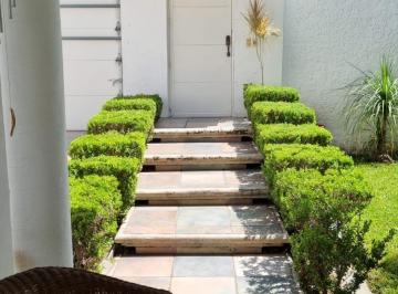 Casa · 212m² · 4 Recámaras · 2 Estacionamientos · Casa en Venta Fracc San Angel Iguala Guerrero