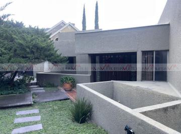 Casa · 521m² · 4 Recámaras · 5 Estacionamientos · Casa en Venta en Colinas de La Sierra Madre