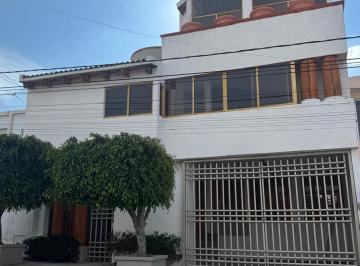 Casa · 445m² · 3 Recámaras · 2 Estacionamientos · Casa en Venta en Lomas Cuarta Seccion
