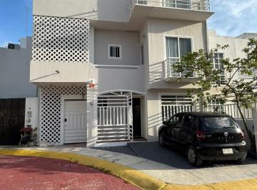 Casa · 108m² · 4 Recámaras · 2 Estacionamientos · Casa en Venta en Cancún – Ideal Para Inversión