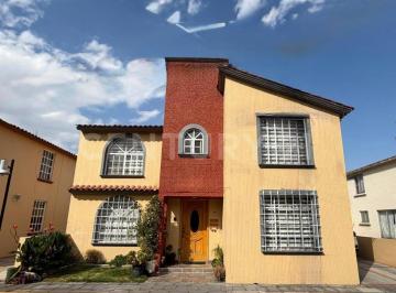 Casa · 269m² · 3 Recámaras · 2 Estacionamientos · Casa en Condominio en Venta en El Pueblito, Metepec, Estado de México