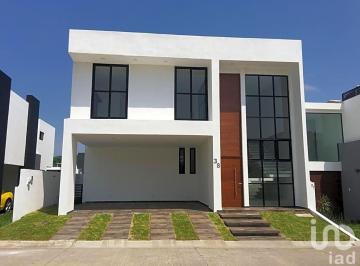 Casa · 310m² · 3 Recámaras · 2 Estacionamientos · Casa en Venta en Fraccionamiento Punta Tiburón, Riviera Veracruzana, Alvarado Veracruz