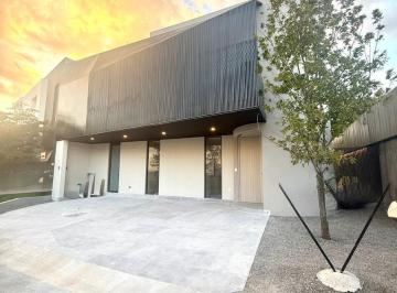 Casa · 315m² · 3 Recámaras · 3 Estacionamientos · En Fraccionamiento Residencial Lomas III