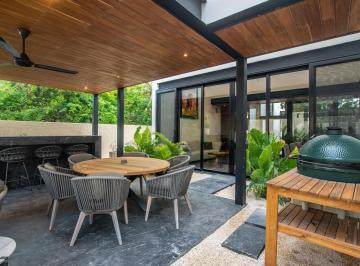 Casa · 565m² · 4 Recámaras · 2 Estacionamientos · Casa en Venta en Mérida, Residencial Compostela.