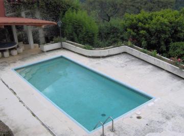 Casa · 873m² · 6 Recámaras · 5 Estacionamientos · Subida a Chalma