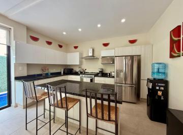 Casa de 4 habitaciones, Benito Juárez · Casa en Venta en Residencial Arbolada Cancún | 4 Recámaras | Alberca | Paneles Solares