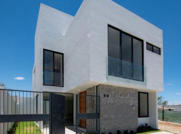 Casa en condominio de 3 habitaciones, Zapopan · Casa en Venta en Valle Imperial