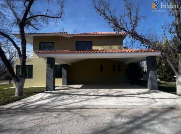 Casa · 723m² · 4 Recámaras · 4 Estacionamientos · Casa en Venta en Fracc. Misión Castilla Durango