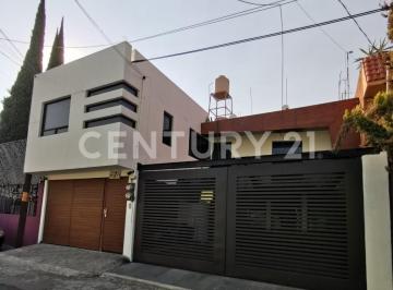Casa · 235m² · 6 Recámaras · 3 Estacionamientos · Remodelada Muy Cerca de Glorieta de Vaqueritos