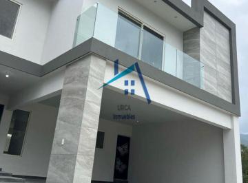 Casa de 3 habitaciones, Santiago · Casa en Venta en Aysso Residencial en Carretera Nacional