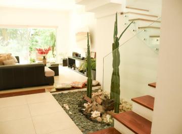 Casa · 306m² · 4 Recámaras · 3 Estacionamientos · Casa en Venta en Lagos del Sol Cancun - Alberca Privada y Amenidades Premium