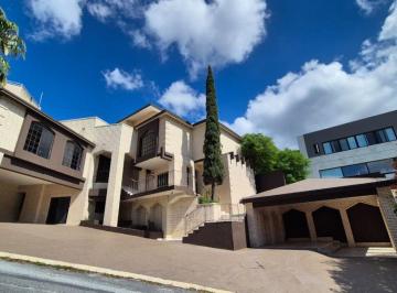 Casa de 4 habitaciones, Guadalupe · Casa en Venta en Contry Sol