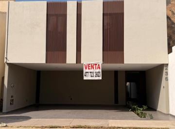 Casa de 3 habitaciones, León · Punta Manantial