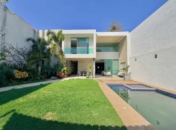 Casa de 4 habitaciones, Cuernavaca · Renta Casa Moderna Minimalista en Zona Dorada