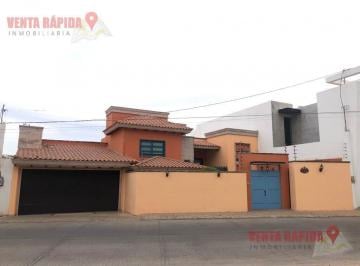 Casa · 625m² · 5 Recámaras · 6 Estacionamientos · Vendo Casa Residencial en Colinas de San Miguel