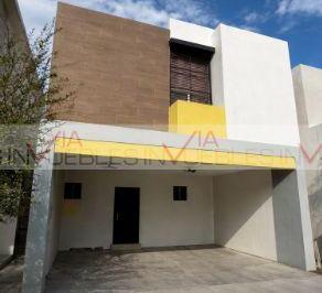 Casa · 207m² · 3 Recámaras · 2 Estacionamientos · Casa en Renta en Apodaca