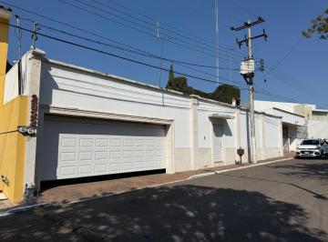Casa · 450m² · 3 Recámaras · 3 Estacionamientos · Casa en Venta en Villas de Irapuato - (4)