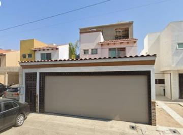 Casa de 4 habitaciones, Tijuana · Venta de Casa en Casa en Col. Terrazasde La Presa, Tijuana, Baja California