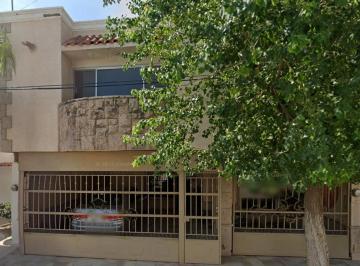 Casa de 3 habitaciones, Torreón · En Una de Las Zonas Mas Tranquilas de Torreo, Te Ofertamos Esta Hermosa y Amplia Casa. Invierte Hoy.