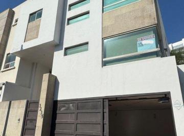 Casa de 3 habitaciones, Monterrey · Hermosa Casa en Venta en Colinas del Valle!