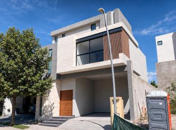 Casa de 3 habitaciones, San Luis Potosí · Casa en Venta en Privada en El Pedregal, San Luis Potosí