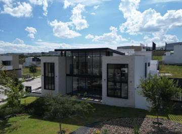 Casa en condominio · 270m² · 4 Recámaras · Casa en Condominio en Venta en Cerro Prieto, Querétaro, Querétaro