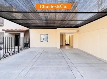 Casa · 110m² · 3 Recámaras · 2 Estacionamientos · Casa en Renta