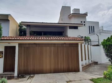 Casa de 5 habitaciones, Guadalajara · Hermosa Residencia de 508 m² en Calle Cerrada a 1 Cuadra de Plaza Terranova