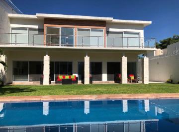 Casa · 450m² · 5 Recámaras · 2 Estacionamientos · Casa - Fraccionamiento Sumiya