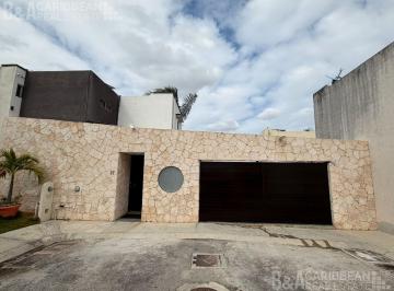 Casa · 258m² · 4 Recámaras · 3 Estacionamientos · Casa en Venta en Residencial Lirios