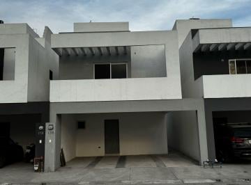 Casa · 240m² · 3 Recámaras · 2 Estacionamientos · Rmc Casa en Renta en Almara Residencial en Escobedo en Nl