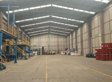 Nave industrial · 2800m² · 5 Estacionamientos · Nave Industrial en Renta de 2,800 m² Parque Industrial Toluca 2000