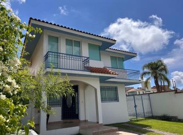 Casa en condominio de 3 habitaciones, Ixtapan de la Sal · Casa en Venta en Privada con Alberca, en Ixtapan de La Sal, Edomex