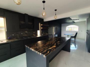 Casa de 4 habitaciones, Zapopan · Casa en Venta en Jardín Real | Moderna y Súper Equipada