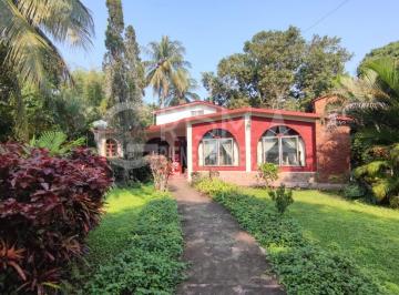 Casa · 255m² · 3 Recámaras · 2 Estacionamientos · Casa en Venta con Excelente Terreno