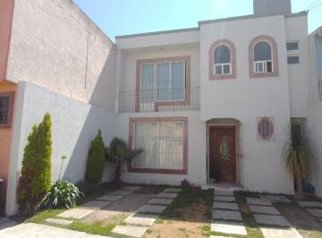 Casa · 126m² · 3 Recámaras · 2 Estacionamientos · Casa en Venta en Fracc Los Sauces Metepec